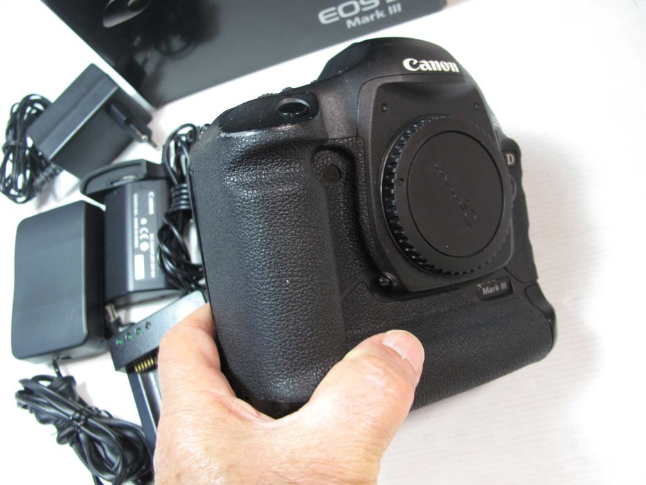 Canon 1D Mark III na caixa com ou sem lente - Ver descrição