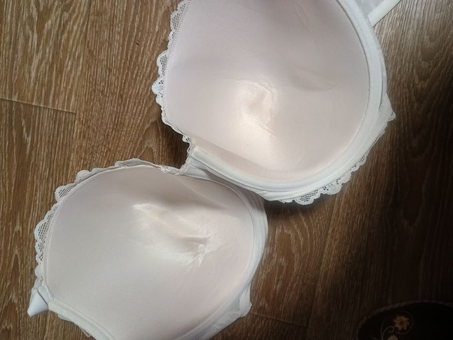 Бюстгальтер большого размера на большую грудь