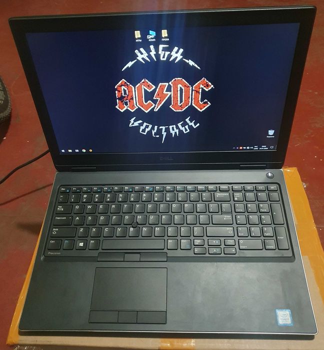 Dell Precision 7530 i7 16 ram quadro p3200 240gb игровой