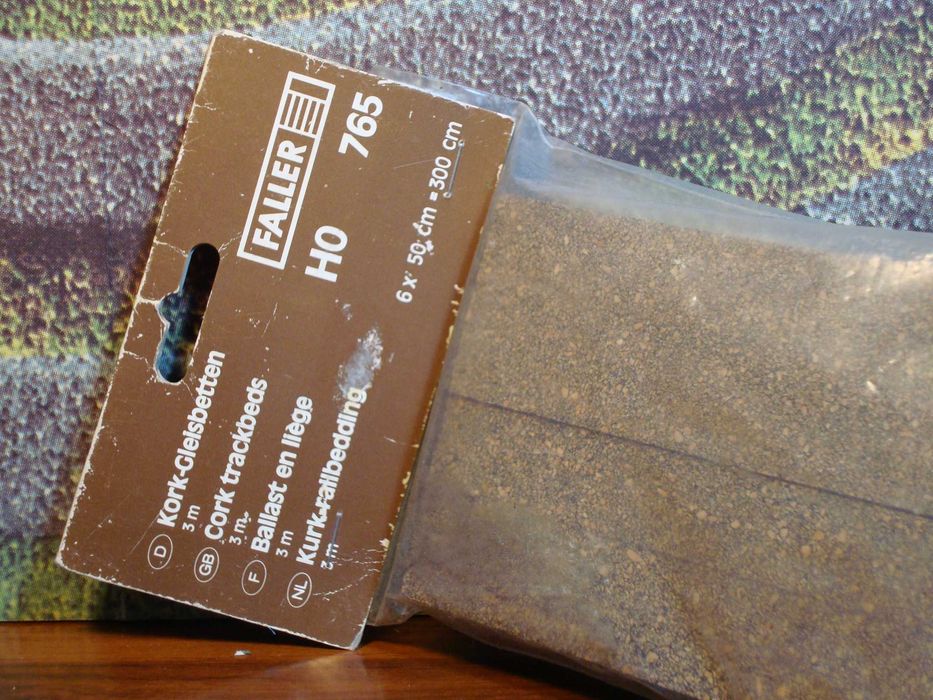 Faller 765 H0 - Balastro em cortiça / 6 x 50 cm = 300 cm