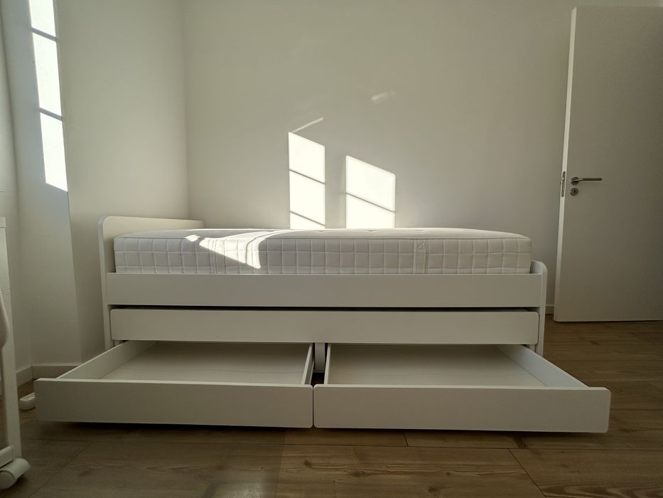 Cama SLAKT  IKEA com 2 gavetas e cama gavetão  90 x 200 cm