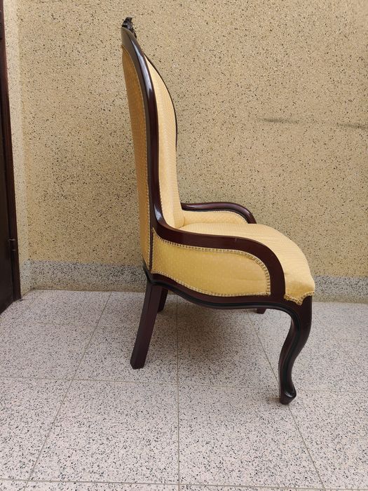Cadeira de quarto estilo antigo