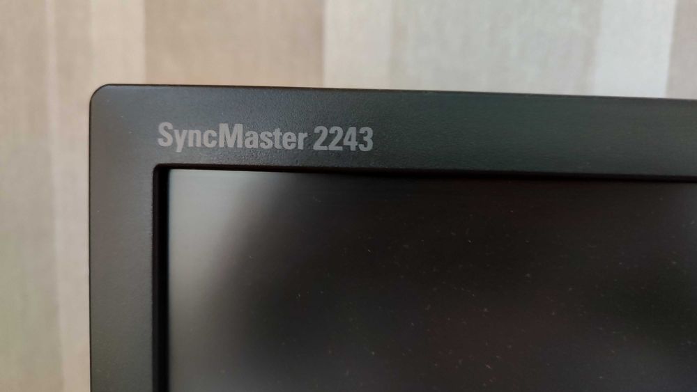 Монітор Samsung SyncMaster 22 дюйми