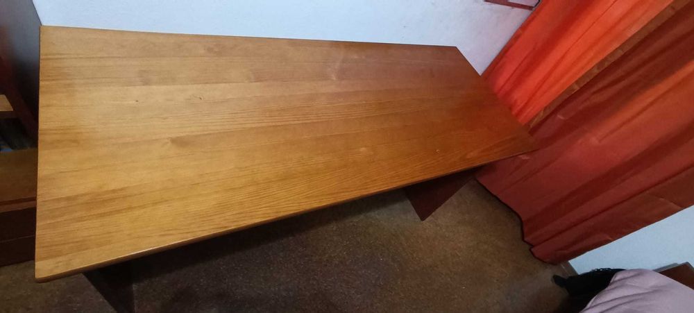 ** EXCELENTE ESTADO ** Mesa de Pinho