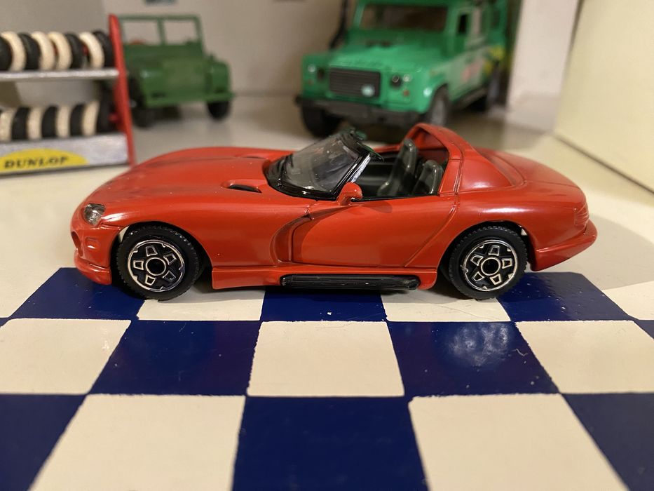 Dodge Viper R/T 10 1/43 Burago