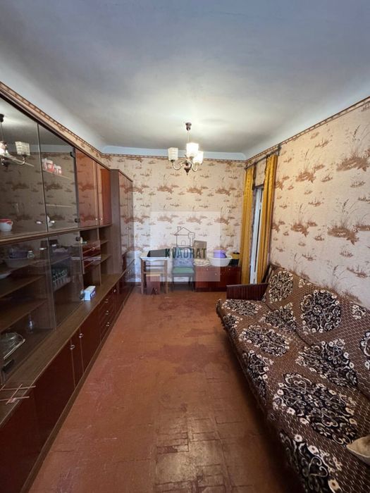 Продам 2-х кімнатну квартиру