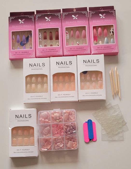 Sztuczne paznokcie naklejane