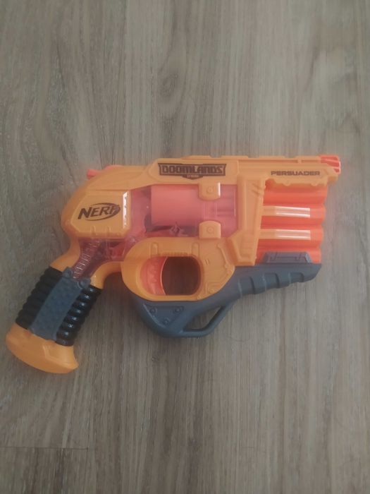 Nerf Doomlands Persuader
