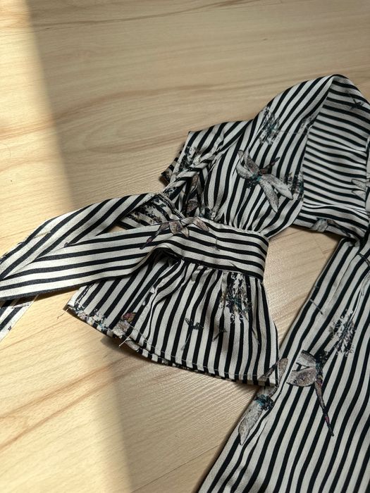 Koszula śliski materiał biały czarny w paski i owady Zara basic