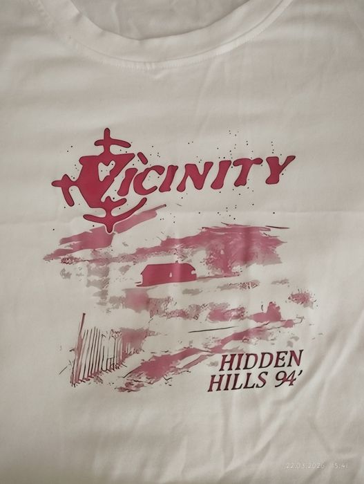 кроп-топ білого кольору