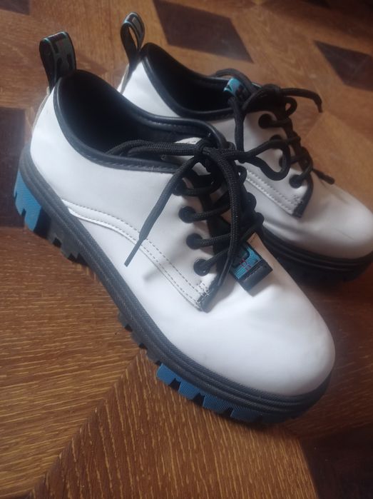 Туфлі для дівчинки 36 р