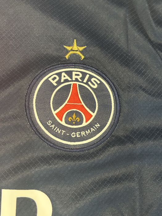 Koszulka psg z sezonu 2023/24