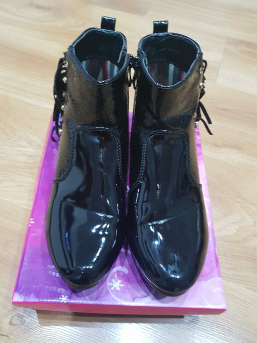 Czarne lakierowane buty Badoxx 35-36