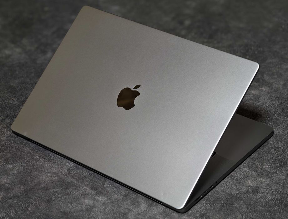 MacBook Pro 16" (A2485), Space Gray, 16/512