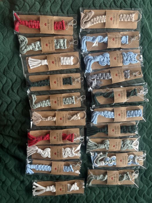 Recznie robione breloki z makramy podziekowania dla gości personalizac