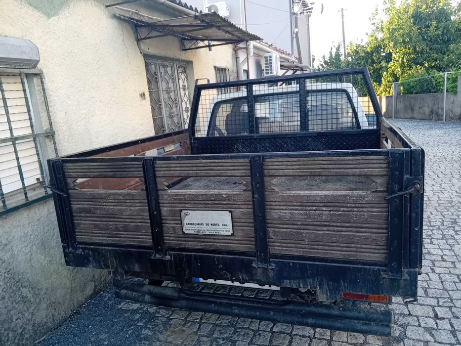 Nissan D21 2.5 Diesel – Pronta a trabalhar