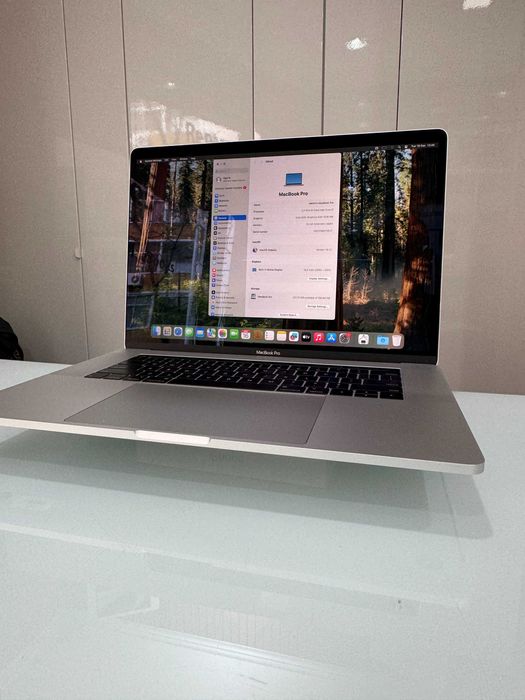 MacBook Pro 15'' TouchBar A1990 de 2018 i7 16GB RAM 256GB