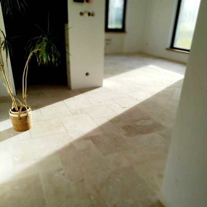 Płytki Trawertyn Light Premium bębnowany komplet 0,742 m2 kamień natur płytka  beżowa matowa posadzka ściana łazienka kamień rzymski układ