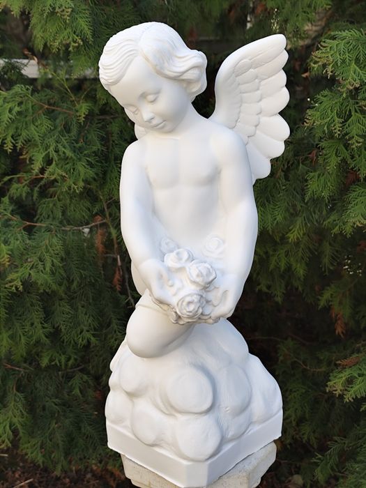 Скульптура ангела з бетона для пам`ятників