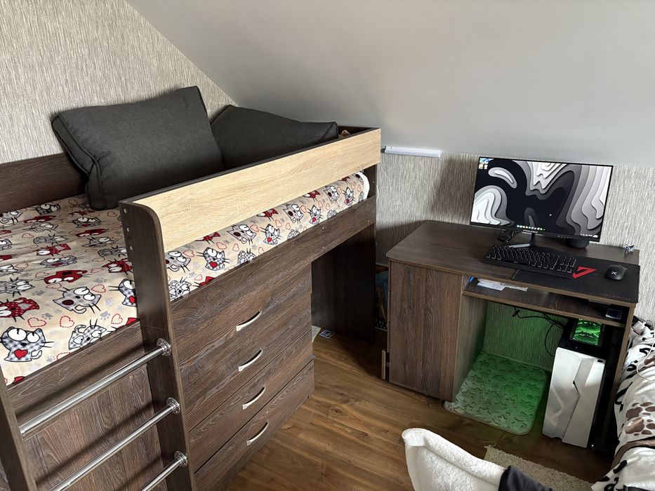 одно спальне ліжко