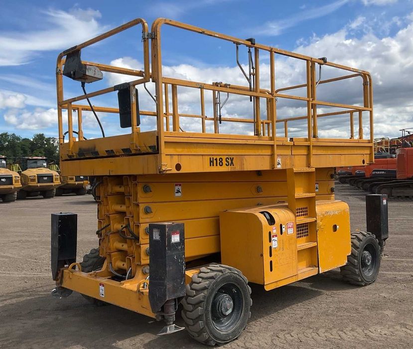 Ножичний підіймач 18 м Haulotte H18SX дизельний
