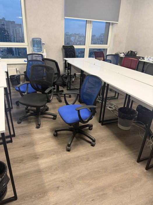 Робочі місця стіл крісло стілець