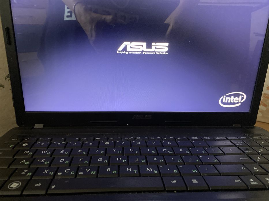 Продам Asus  ноутбук