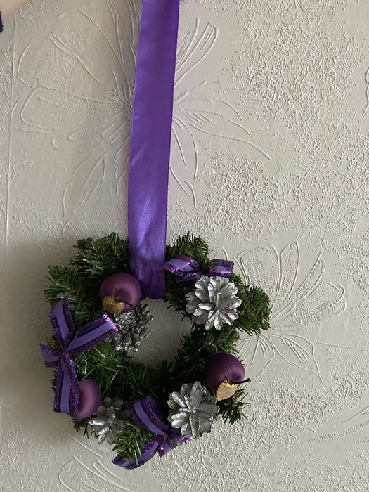 Wianek na drzwi bozonarodzeniowy fioletowy