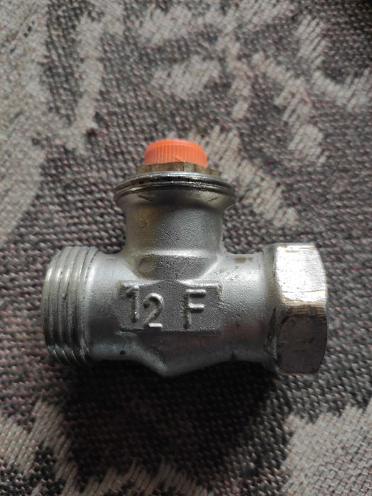 Zawór termostatyczny prosty Herz TS-98V 1/2"