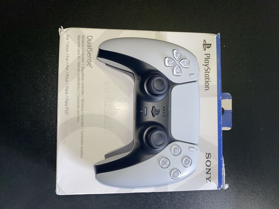 Comando PS5 Dualsense branco com garantia até novembro de 2028