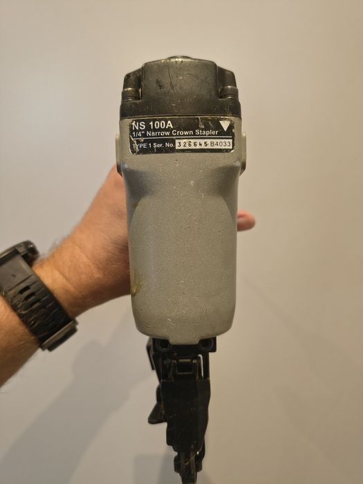 Zszywacz pneumatyczny Porter Cable 1/4” NS100A z wąską koroną USA