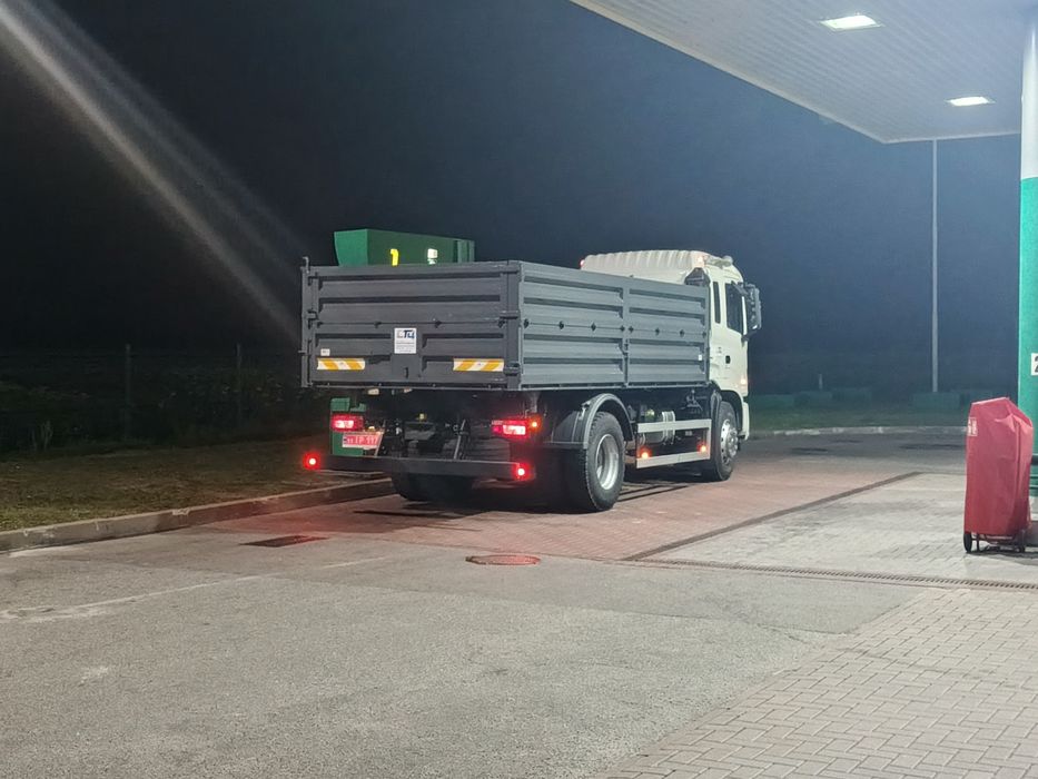 Самоскид, самосвал, зерновоз,сільхознік.