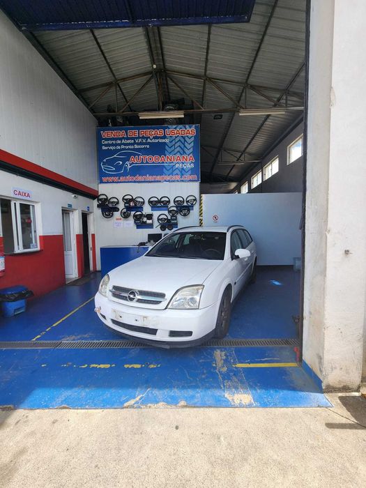 Opel Vectra C Caravan 2.2 DTI de 2004 ás peças