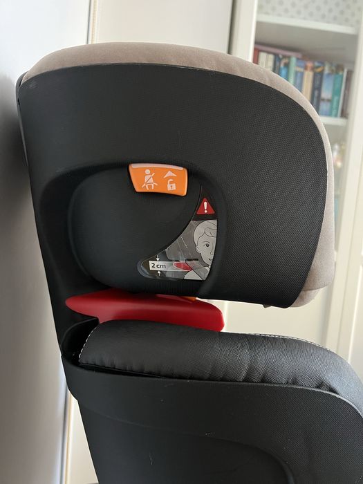 Fotelik samochodowy Chicco 15-36 kg