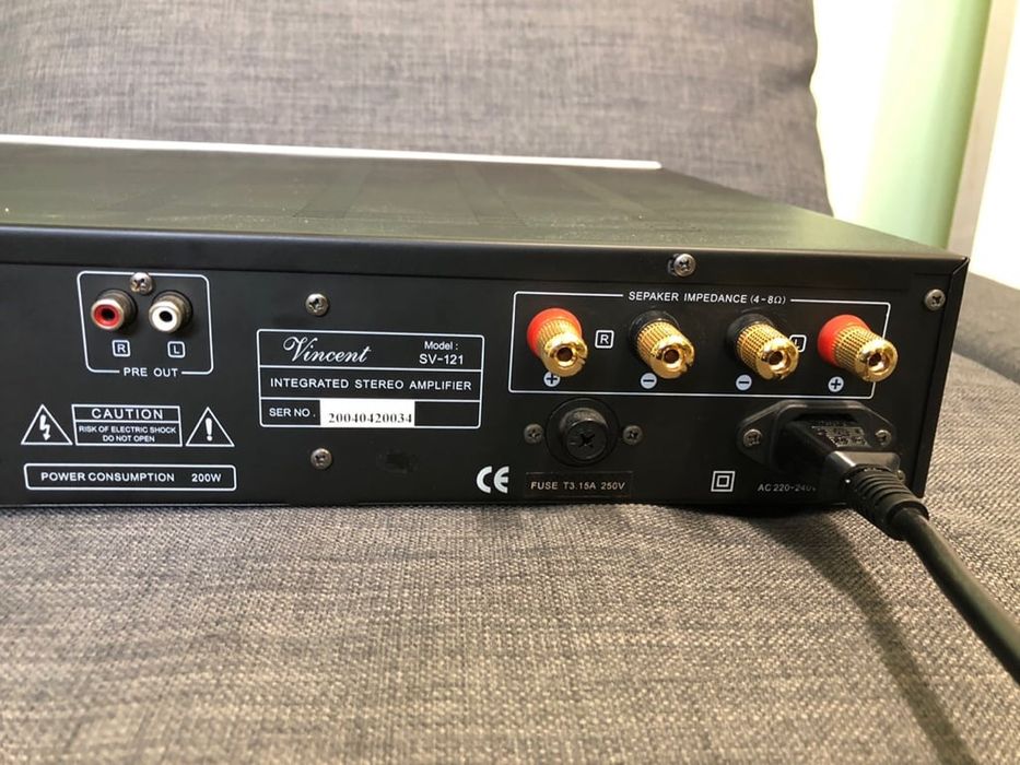 Vincent SV-121 —  підсилювач рівня High-End