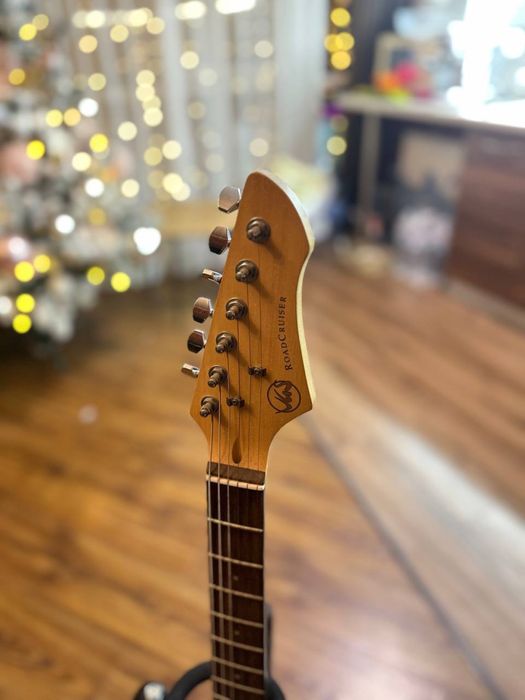 Продам електро гитару Road Cruiser VST- 100