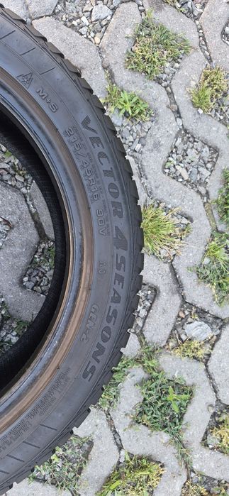 215/45r16 90V Goodyear Vector 4Seasons gen-2 z 2020r ładne.