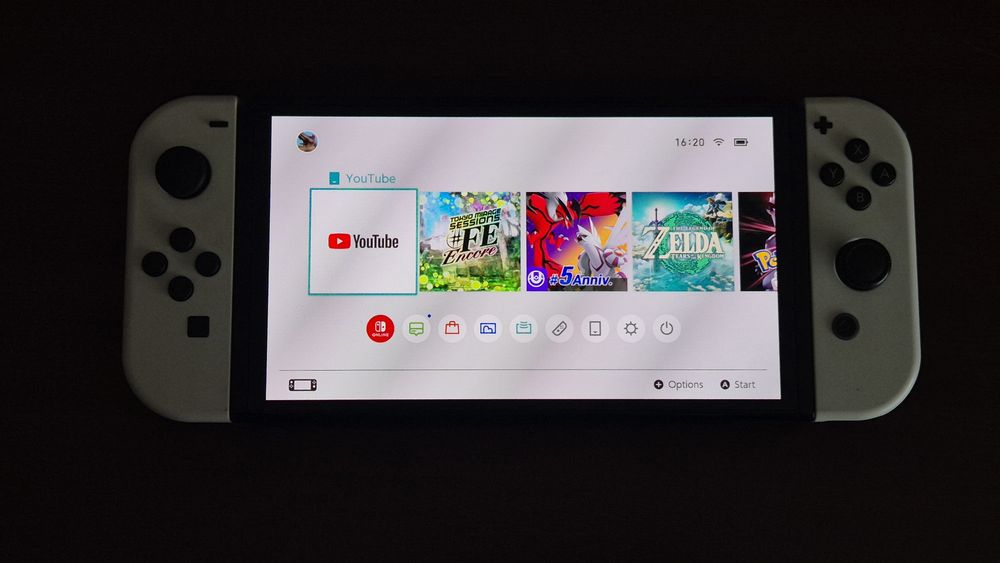 Nintendo Switch [OLED] + 1 Jogo [Pokémon Shining Pearl OU Zelda Tears of the Kingdom]