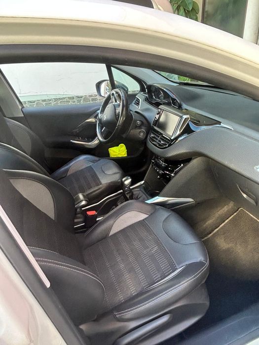Peugeot 2008  1.2 VTI Allure 2008