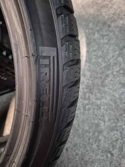 Opony zimowe Pirelli Sottozero 3, 255/35 R20. 2szt. 2021r. 7.3mm