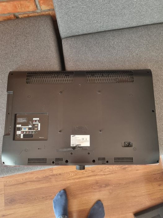 Telewizor Samsung LE32B530P7W + pilot