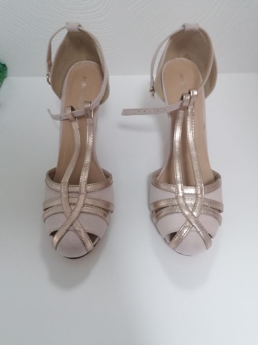 Buty na obcasie pudrowy róż, rozm 39