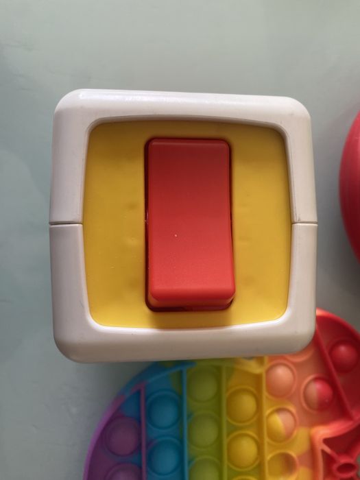 Brinquedos educativos sensoriais Montessori