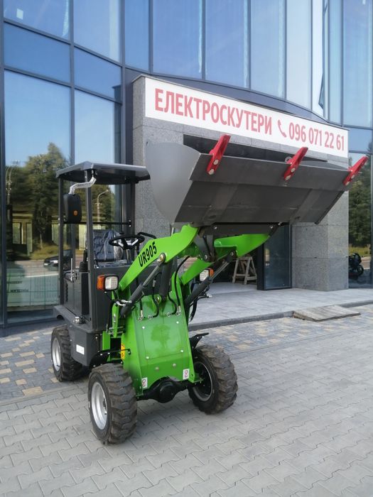 Новый погрузчик  электрический  ( навантажувач  електричний ).