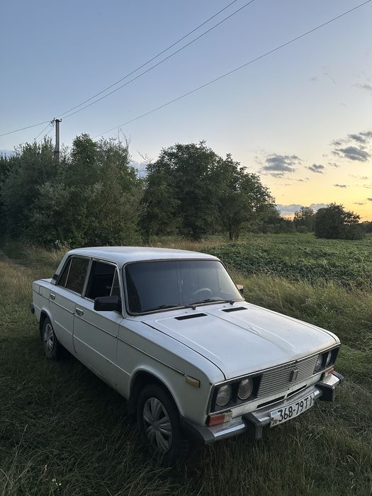 Авто на повному ходу Ваз 2106