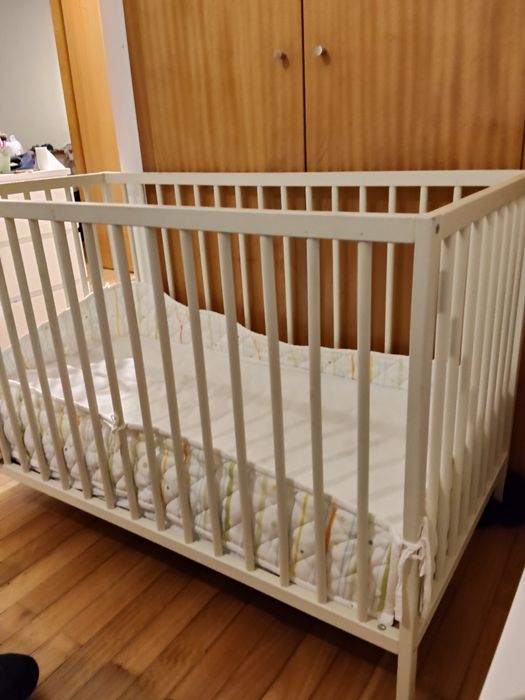 Berço com colchão