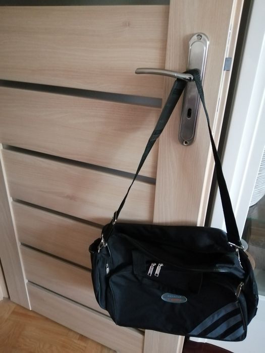 Sprzedam torbę nową na np laptopa kolor czarny