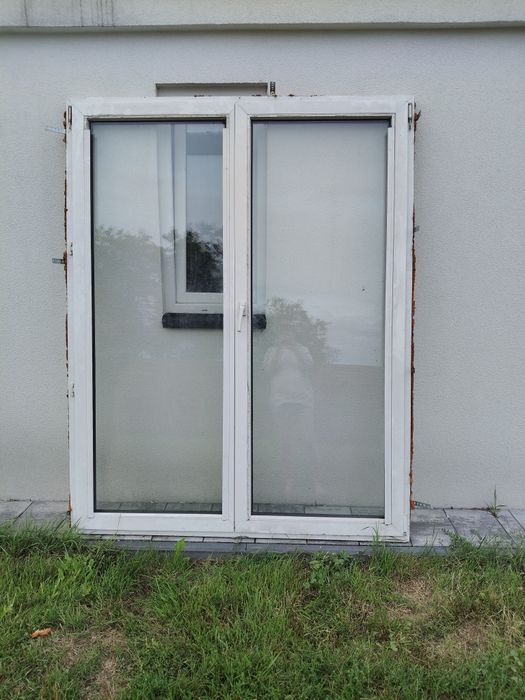 Sprzedam okno balkonowe