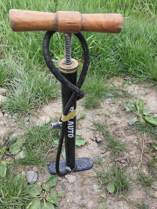 Насос ручний та компресор для авто