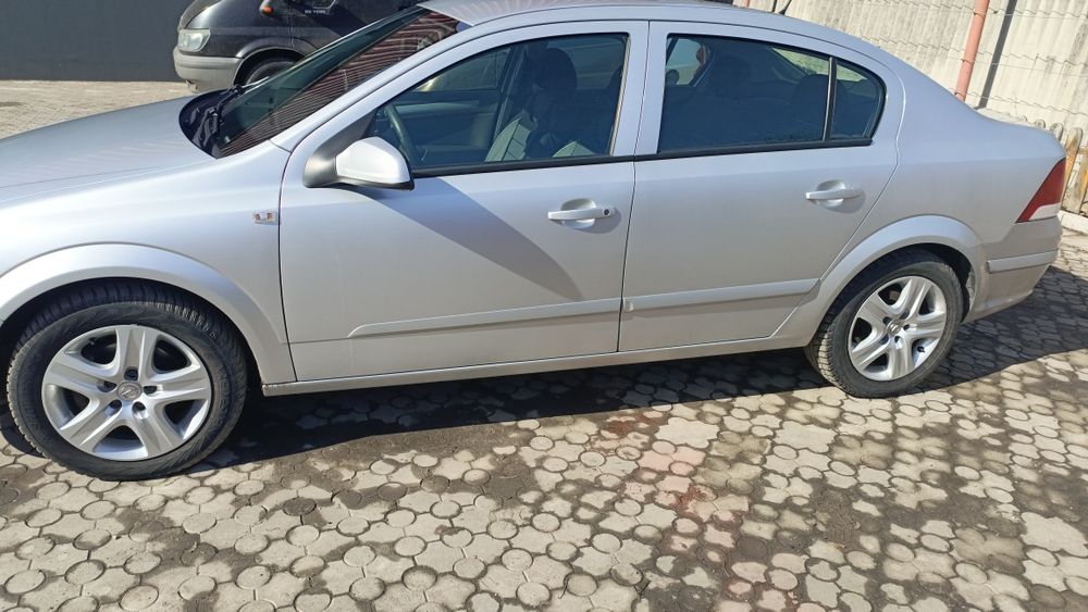 Продам легковий автомобіль Опель Астра